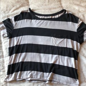 Short sleeve crop top